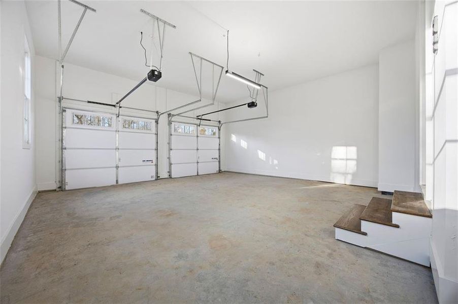 Spacious, unfurnished interior of a new home in , Dahlonega (Image 38).