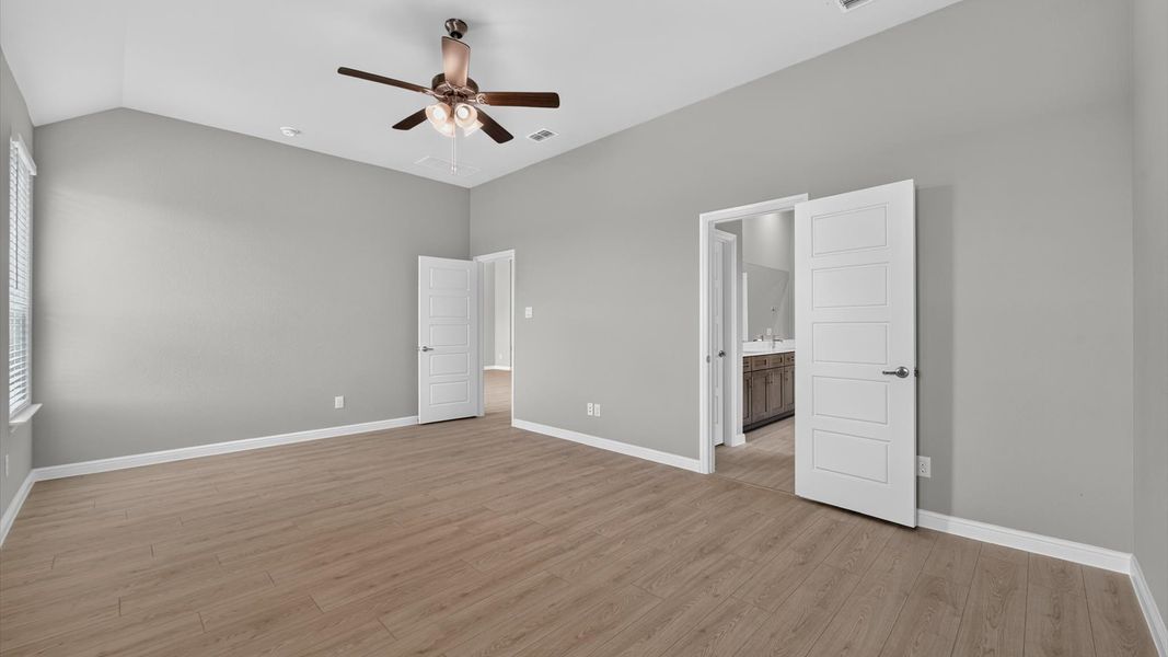 Representative unfurnished interior of a home built from the Juniper by D.R. Horton in Morningstar, Aledo (Image 25). Representative unfurnished interior of a home built from the Juniper by D.R. Horton in Morningstar, Aledo (Image 25).
