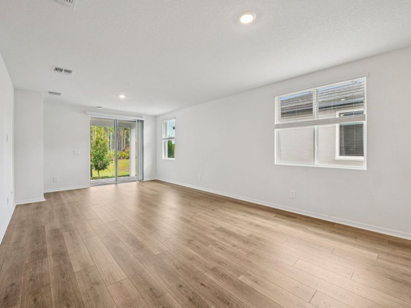 Spacious, unfurnished interior of a new home in Ridgehaven - Villas, Ormond Beach (Image 13).