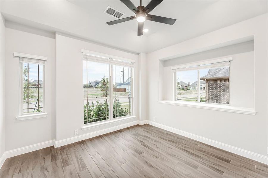 Spacious, unfurnished interior of a new home in Villages of Walnut Grove, Midlothian (Image 16).