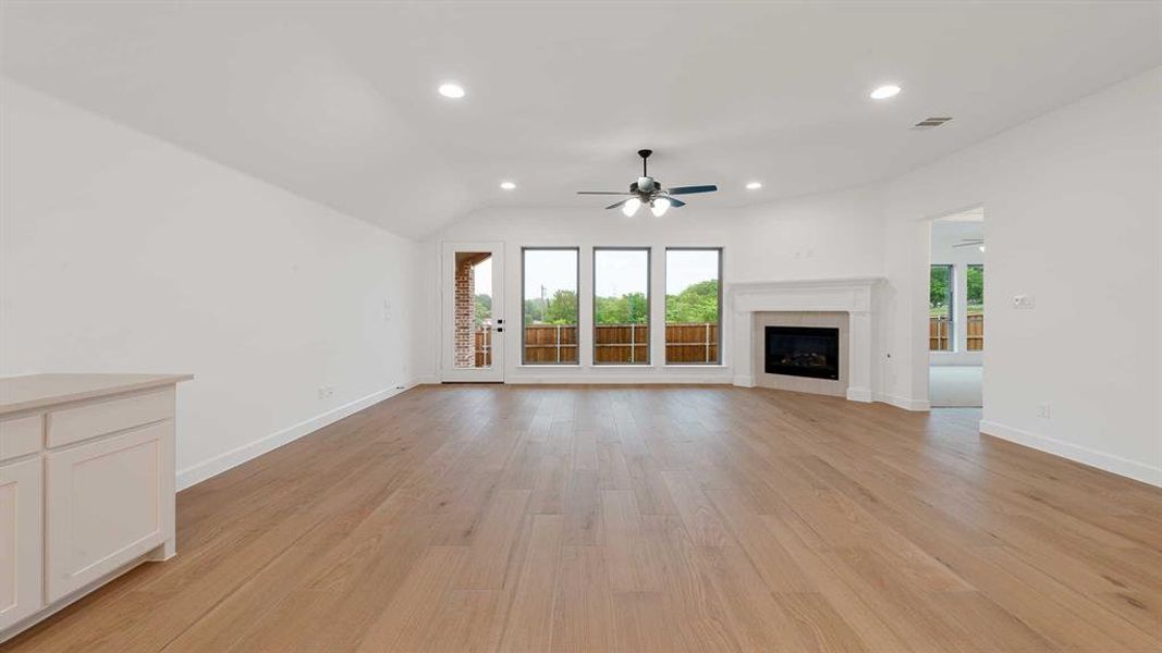 Spacious, unfurnished interior of a new home in Hillstead, Lavon (Image 18).
