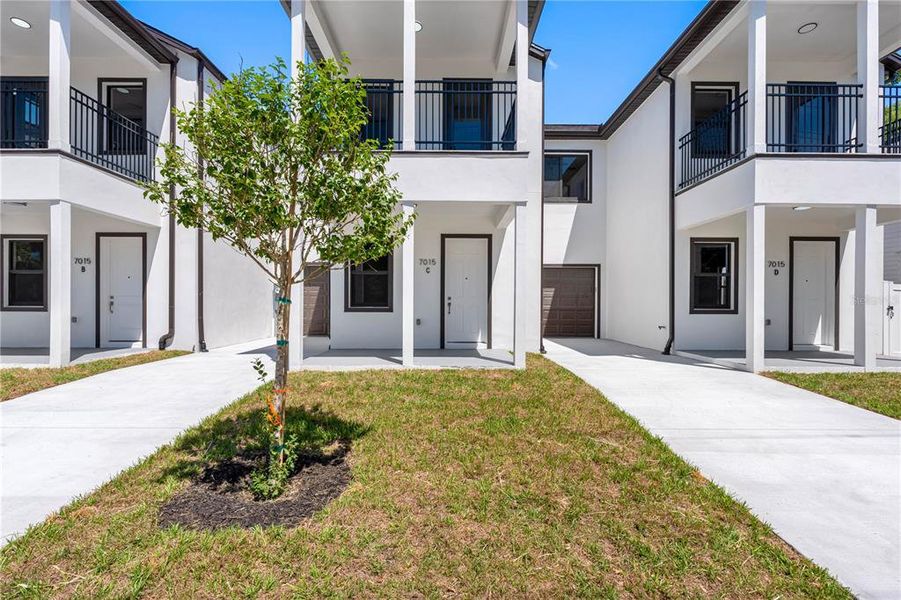 Exterior details and patio area of a home in , Tampa (Image 22).