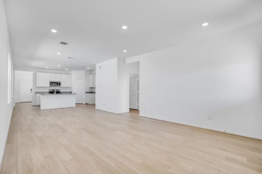 Spacious, unfurnished interior of a new home in Ryehill, Richmond (Image 11).