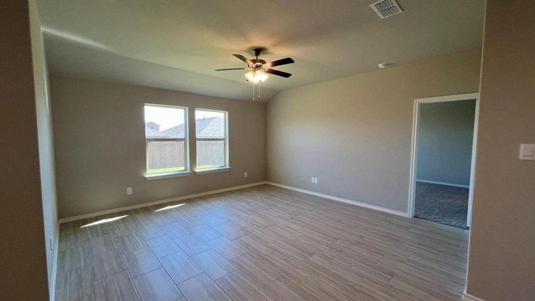 Spacious, unfurnished interior of a new home in Rosewood at Beltmill, Fort Worth (Image 15).