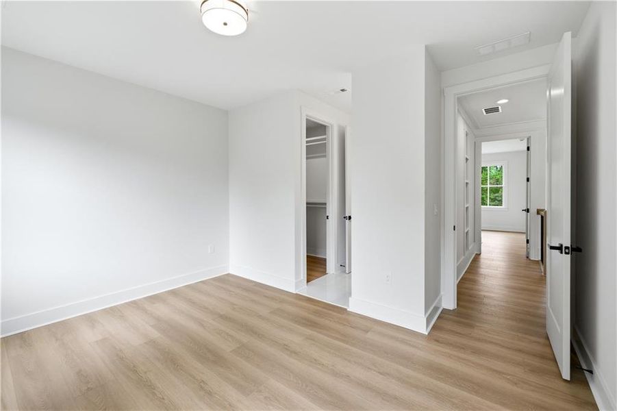 Spacious, unfurnished interior of a new home in , Monroe (Image 51).