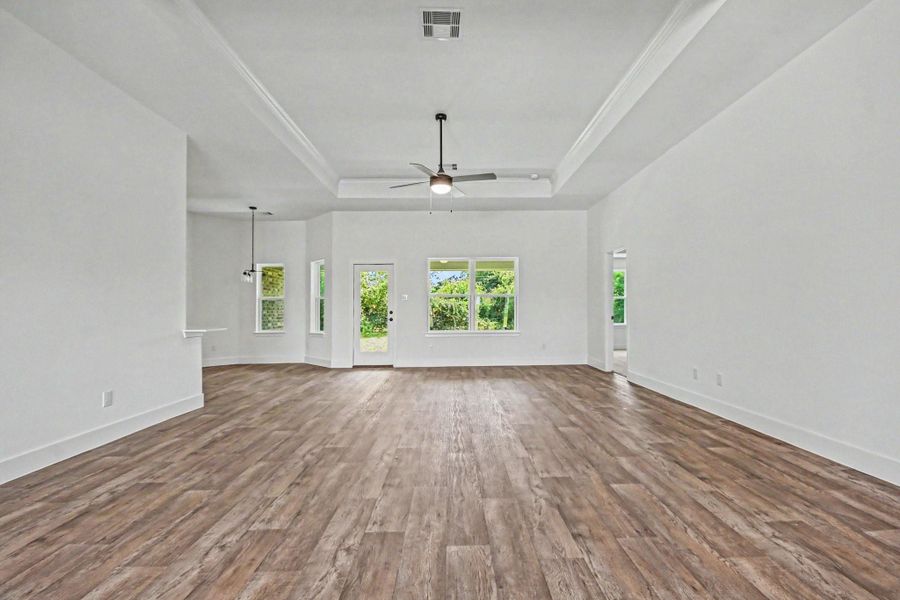 Spacious, unfurnished interior of a new home in , Angleton (Image 20).