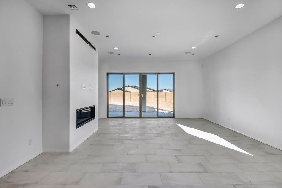 Spacious, unfurnished interior of a new home in Horizon at The Dells, Prescott (Image 13).