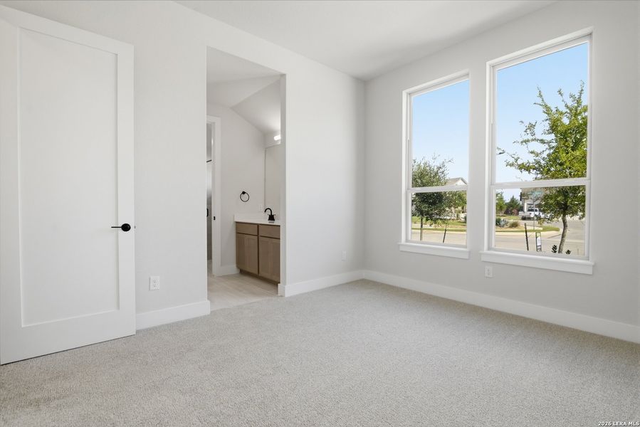 Spacious, unfurnished interior of a new home in Legacy at Lake Dunlap, New Braunfels (Image 27).