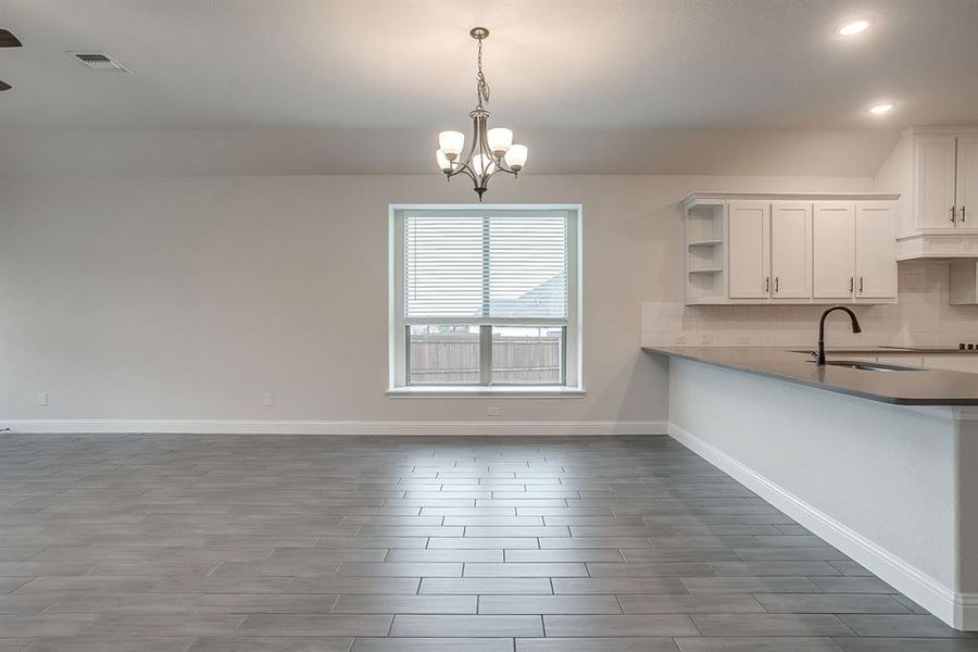 Spacious, unfurnished interior of a new home in Oak Hills, Burleson (Image 34).