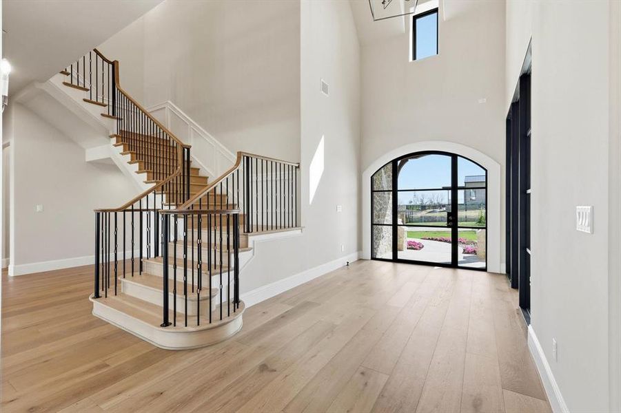 Spacious, unfurnished interior of a new home in , Bartonville (Image 19).