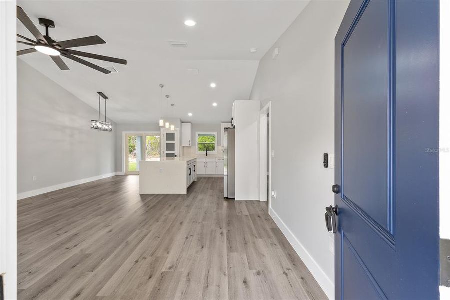 Spacious, unfurnished interior of a new home in , Ocklawaha (Image 40).