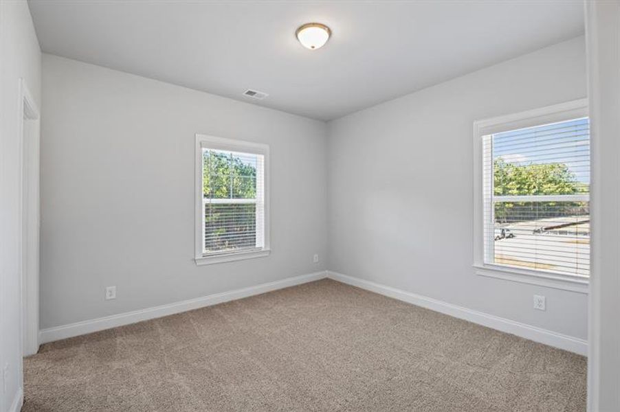 Spacious, unfurnished interior of a new home in Ruby Creek Estates, Atlanta (Image 38).