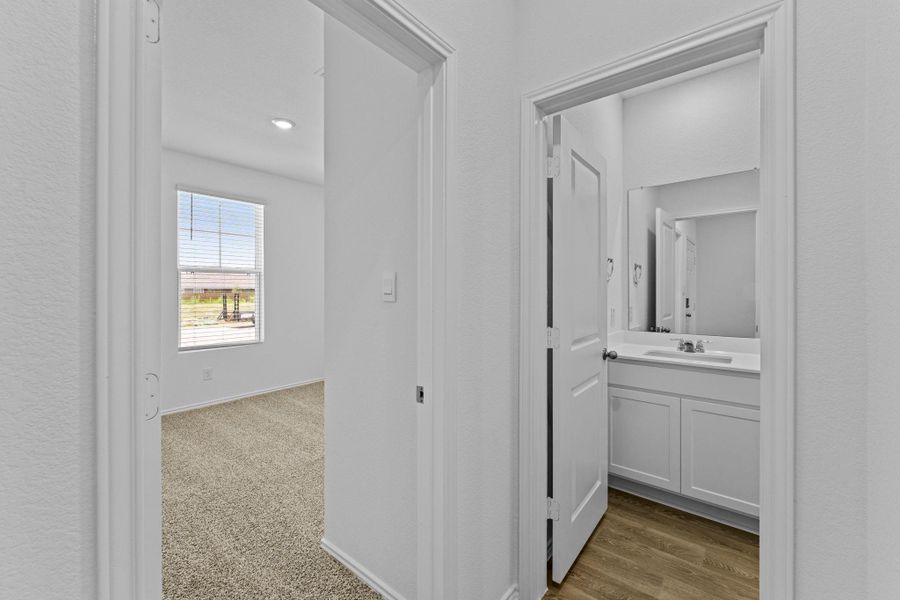 Spacious, unfurnished interior of a new home in Wayside, Uhland (Image 13).