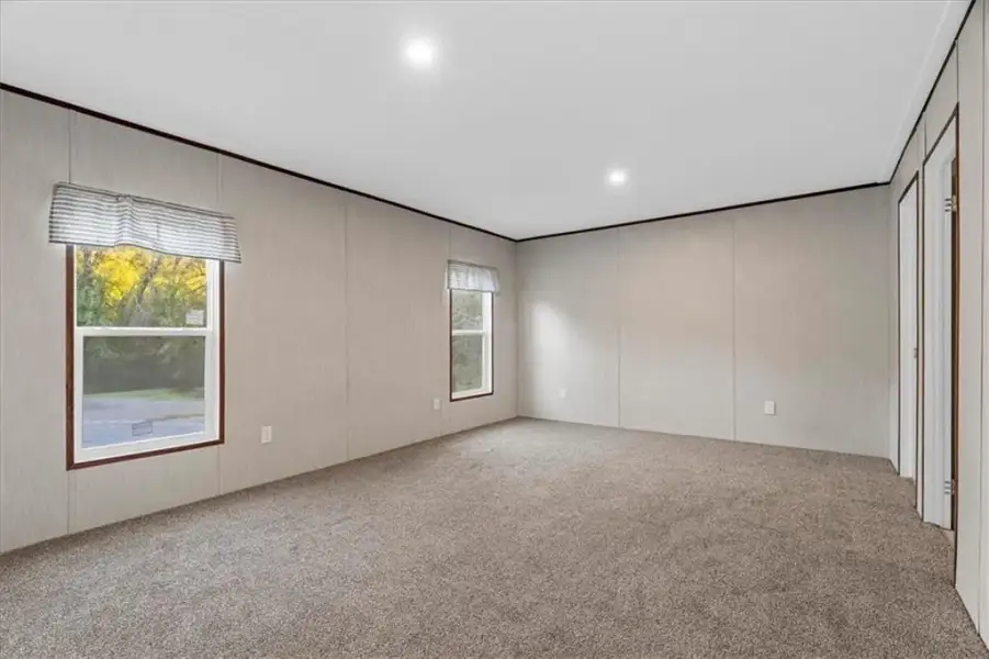 Spacious, unfurnished interior of a new home in , Fairmount (Image 10).