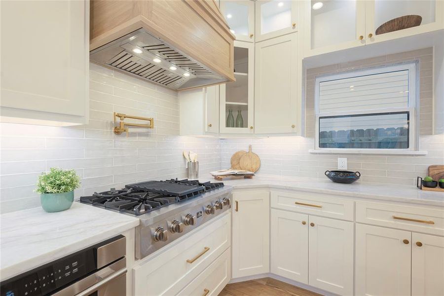 Furnished interior view inside a new home in , McKinney (Image 5).