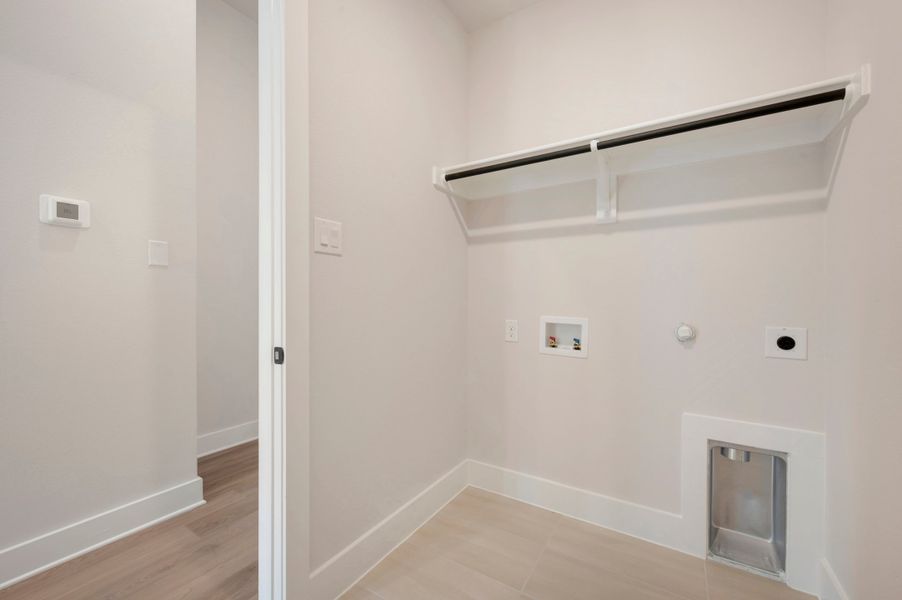 Spacious, unfurnished interior of a new home in Union Park, Little Elm (Image 21).