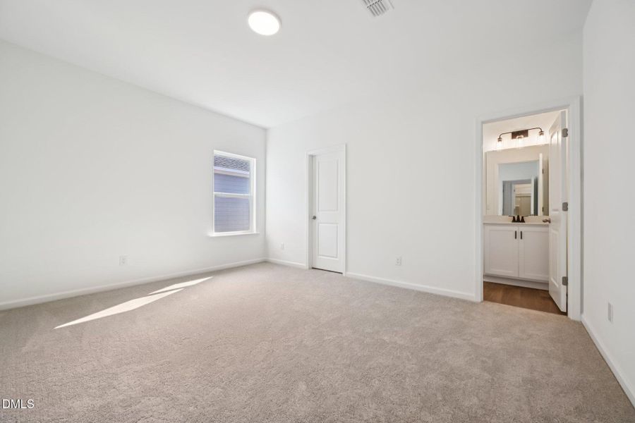 30-web-or-mls-Emeline Wy-S2402-030