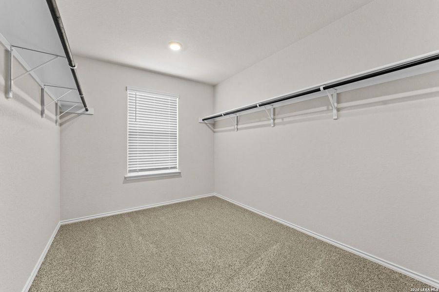 Spacious, unfurnished interior of a new home in Redbird Ranch, San Antonio (Image 24).