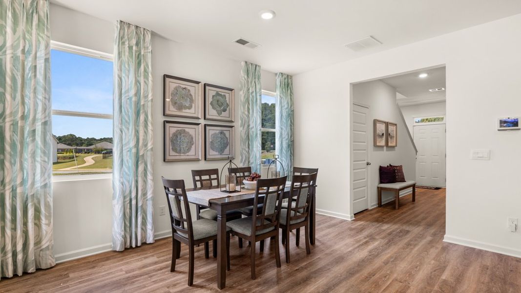 Representative furnished interior of a home built from the Robie by D.R. Horton in Kingston Ranch at Lake Oconee, Buckhead (Image 9).