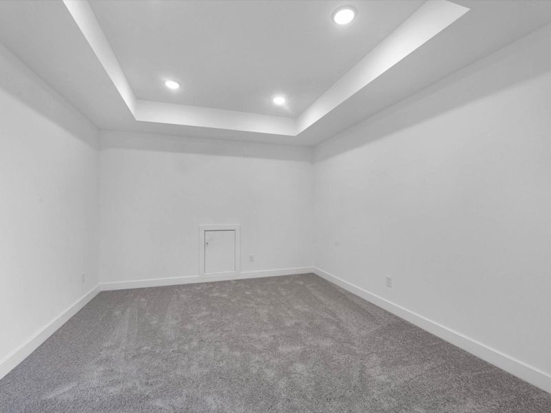 Spacious, unfurnished interior of a new home in Lago Mar, Texas City (Image 10).