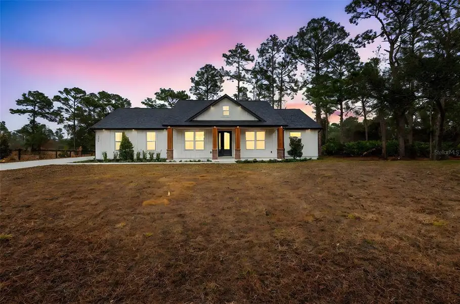 Exterior details and patio area of a home in , Eustis (Image 3).
