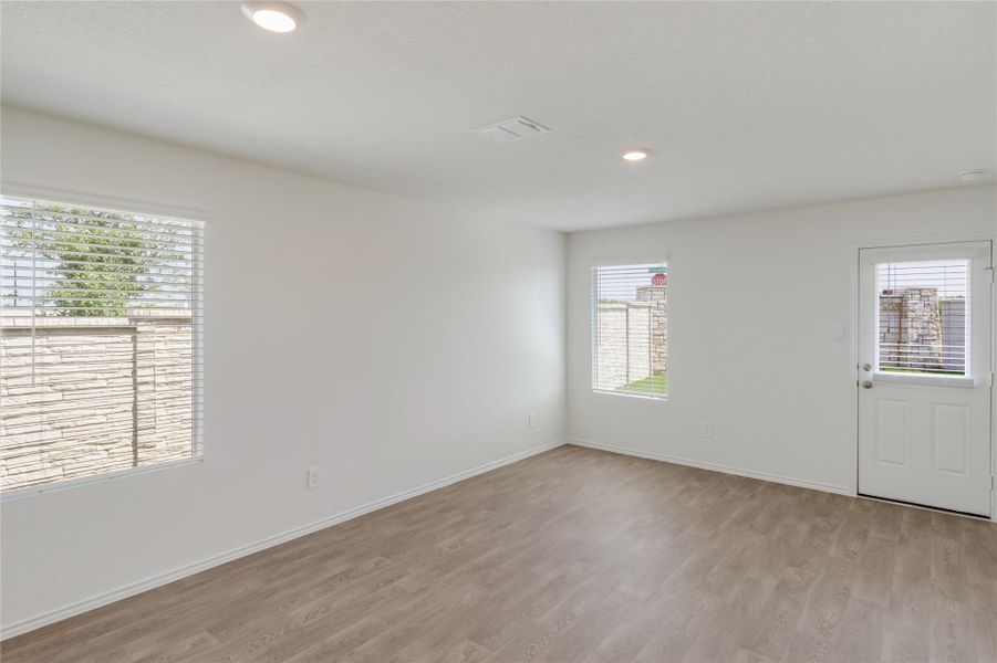 Spacious, unfurnished interior of a new home in Prairie Lakes, Buda (Image 10).