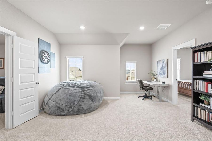 Furnished interior view inside a new home in Eastridge, McKinney (Image 6).