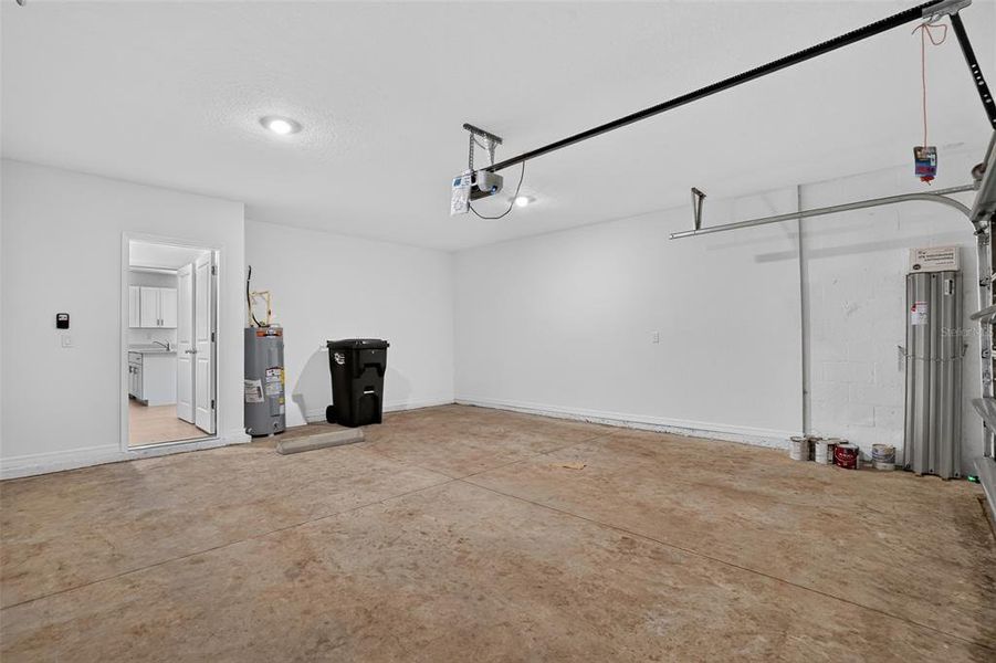 Spacious, unfurnished interior of a new home in Rye Ranch, Parrish (Image 19). Spacious, unfurnished interior of a new home in Rye Ranch, Parrish (Image 19).