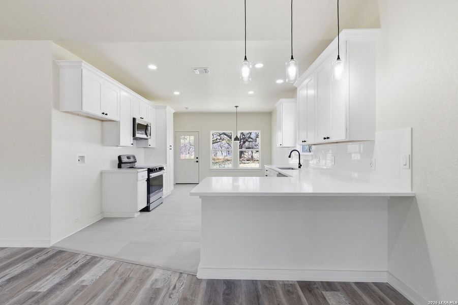 Furnished interior view inside a new home in , Floresville (Image 14).