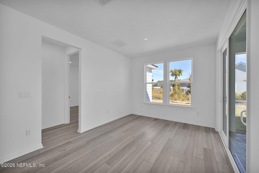 Spacious, unfurnished interior of a new home in Del Webb Wildlight, Yulee (Image 14).