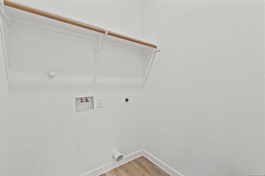 Spacious, unfurnished interior of a new home in , San Antonio (Image 23).