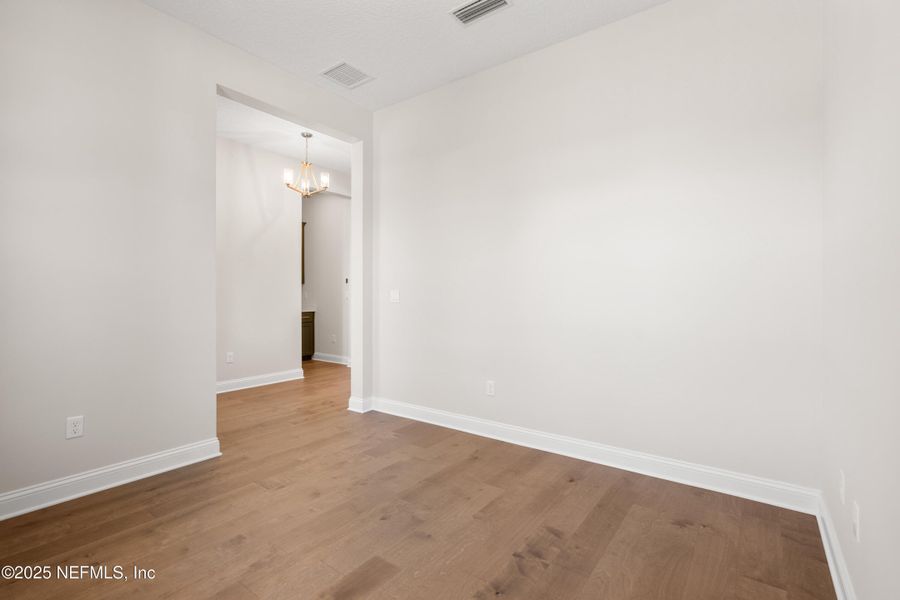 Spacious, unfurnished interior of a new home in Madeira, St. Augustine (Image 25).