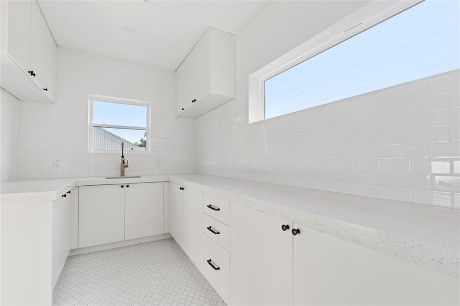 Upstairs laundry + a second washer and dryer hooks inside master bedroom. Upstairs laundry + a second washer and dryer hooks inside master bedroom.