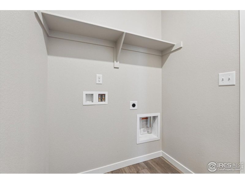 Spacious, unfurnished interior of a new home in The Overlook at Johnstown Farms, Johnstown (Image 17).