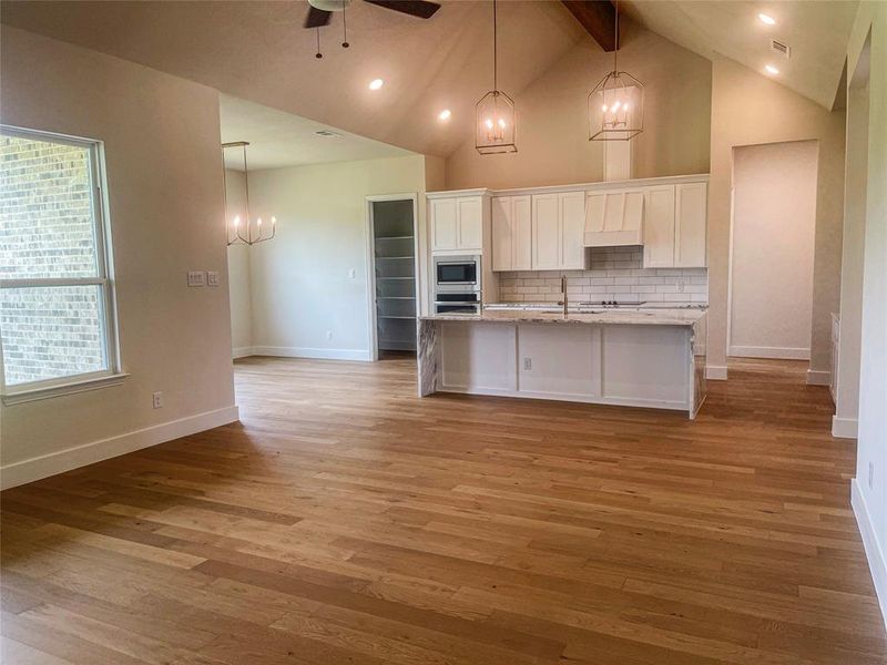 Spacious, unfurnished interior of a new home in Tuscan Estates, Waxahachie (Image 15).