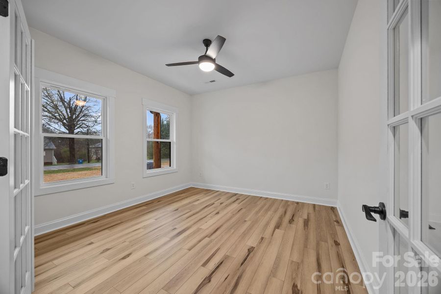 Spacious, unfurnished interior of a new home in , Salisbury (Image 27).