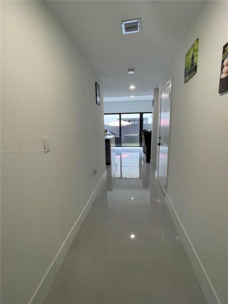 Spacious, unfurnished interior of a new home in , Florida City (Image 25).