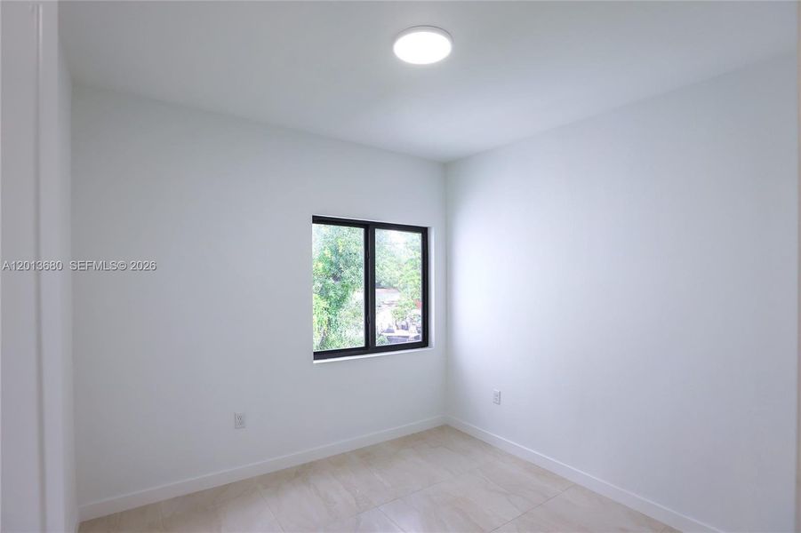 Spacious, unfurnished interior of a new home in , Miami (Image 11).