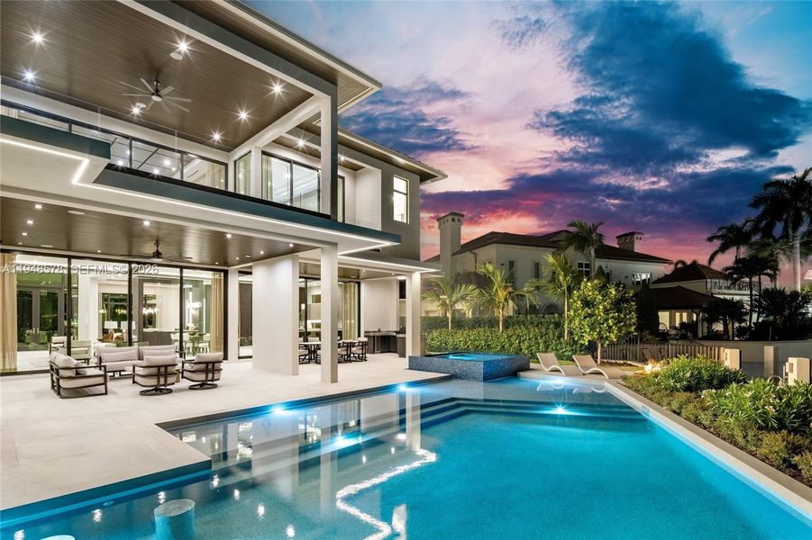 Exterior details and patio area of a home in , Fort Lauderdale (Image 29).