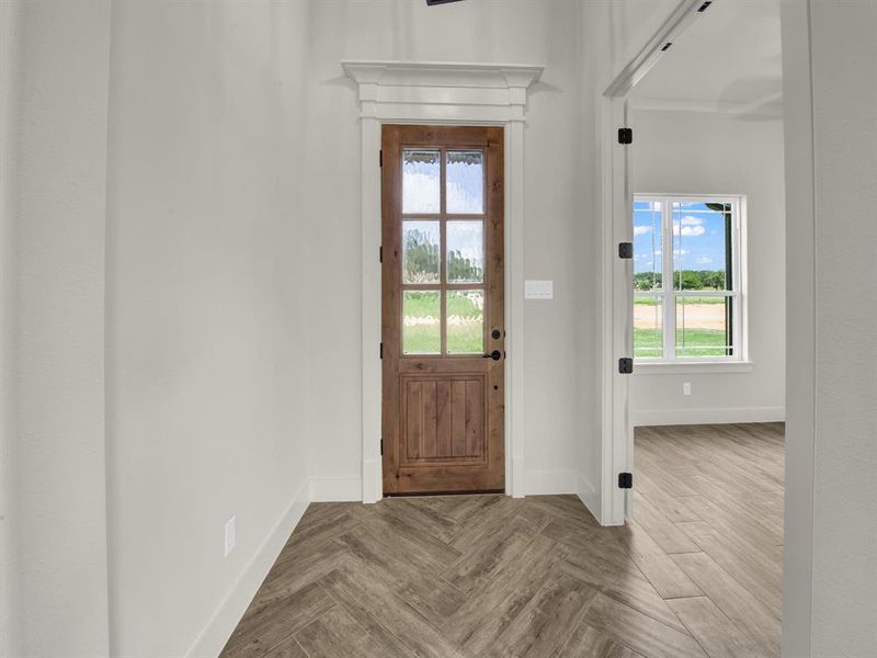 Spacious, unfurnished interior of a new home in , Weatherford (Image 25).