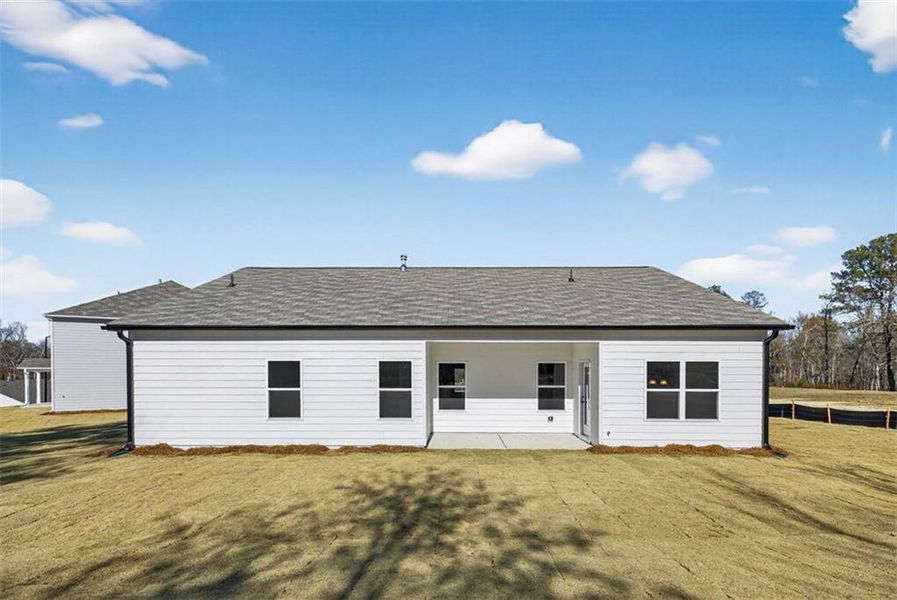 Exterior details and patio area of a home in Jones Ridge, Dallas (Image 27).