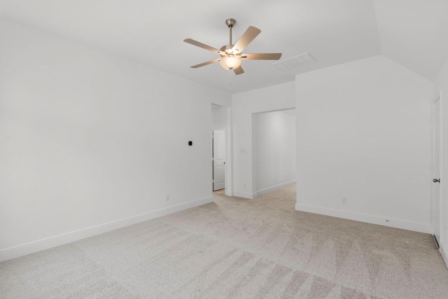 Spacious, unfurnished interior of a new home in Colton, Montgomery (Image 28).