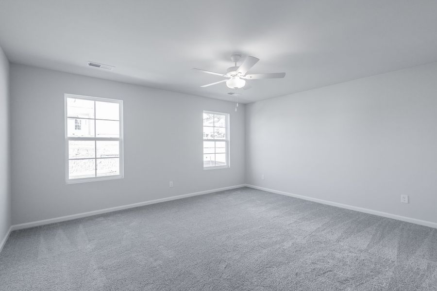 Spacious, unfurnished interior of a new home in Bluefield, Lexington (Image 23).