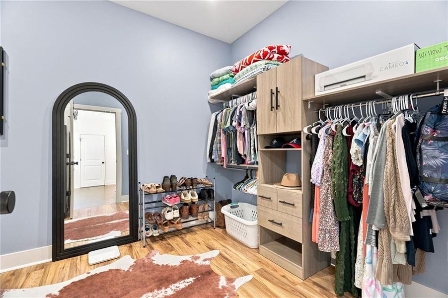 Furnished interior view inside a new home in , Jasper (Image 9).
