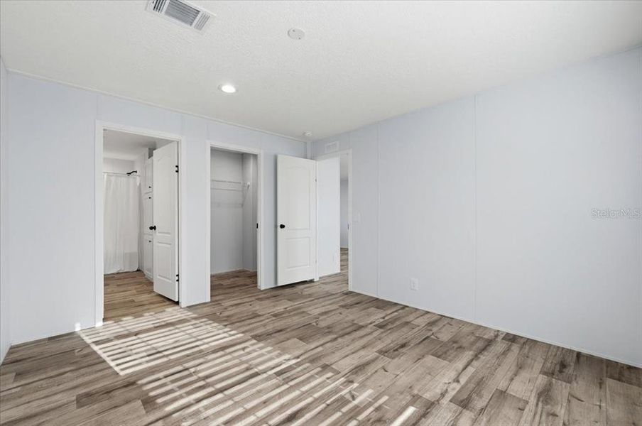 Spacious, unfurnished interior of a new home in , Port Richey (Image 13).