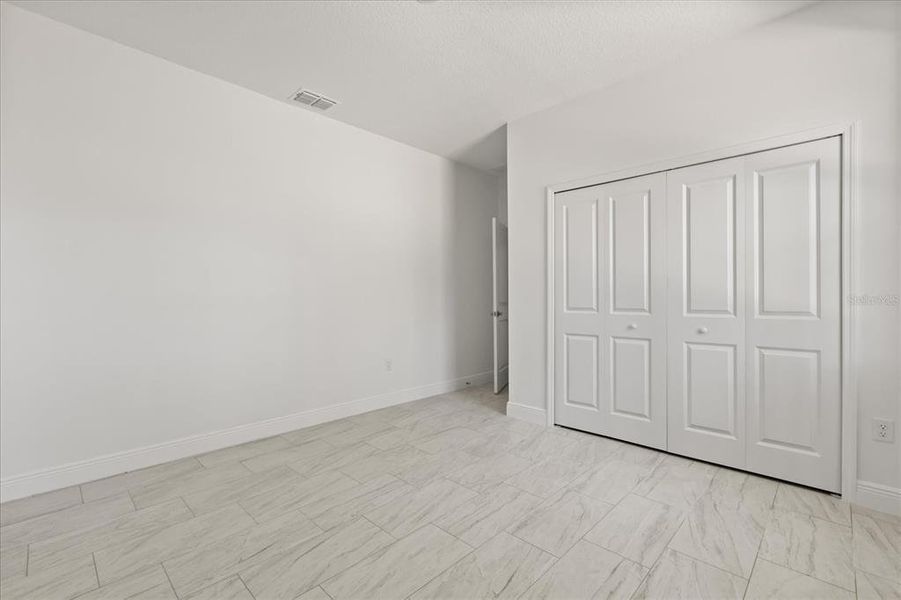 Spacious, unfurnished interior of a new home in , Citrus Springs (Image 23).