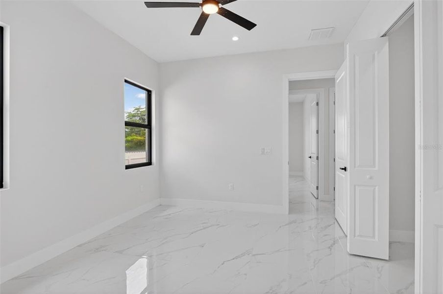Spacious, unfurnished interior of a new home in , Cape Coral (Image 46).
