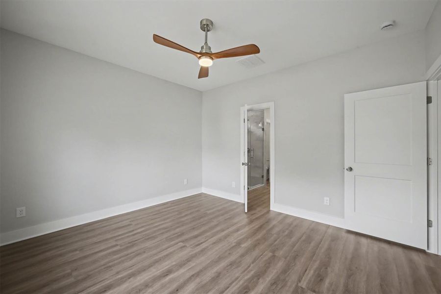 Spacious, unfurnished interior of a new home in , Dickinson (Image 17).