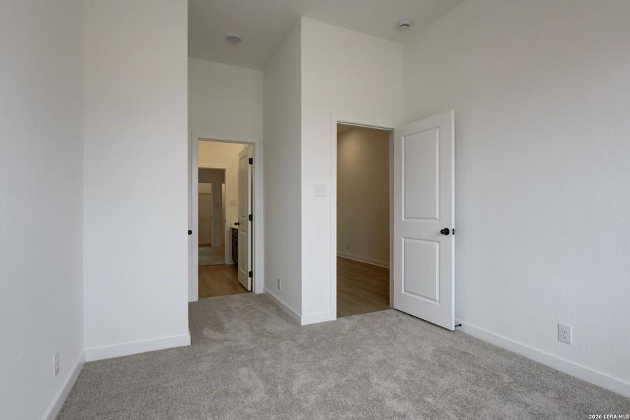Spacious, unfurnished interior of a new home in Arcadia Ridge, San Antonio (Image 34).
