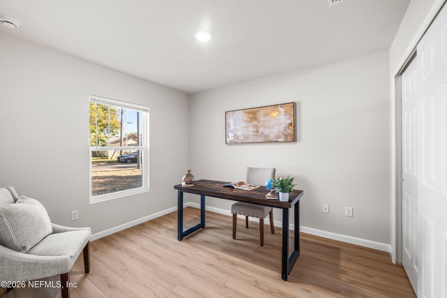 Furnished interior view inside a new home in , Middleburg (Image 16).